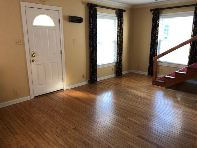 Building Photo - 412 Taylor Ave