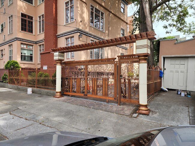 Foto del edificio - 3100 College Ave