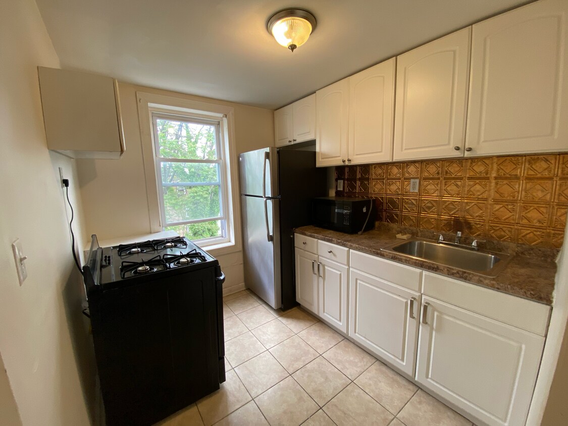 Primary Photo - 415 55th St