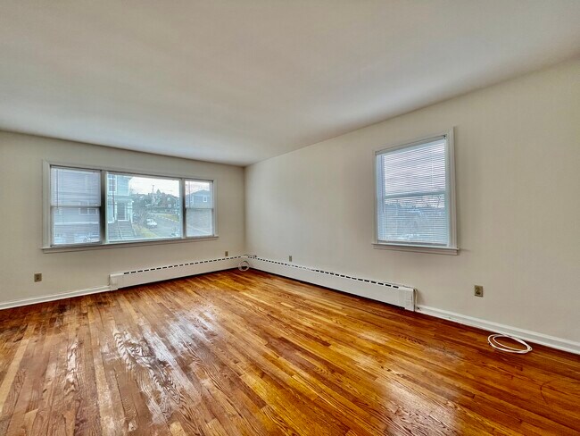 Foto del edificio - 135 Lincoln Ave E