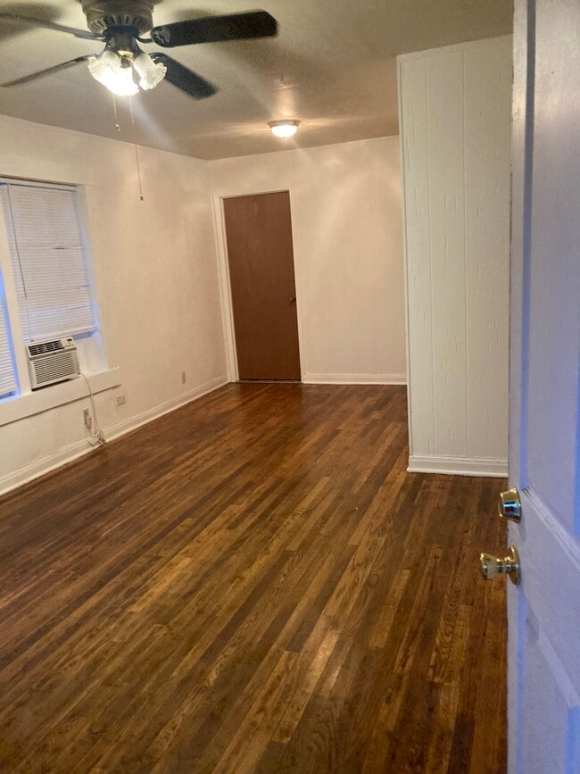 Building Photo - 525 Walton Ave