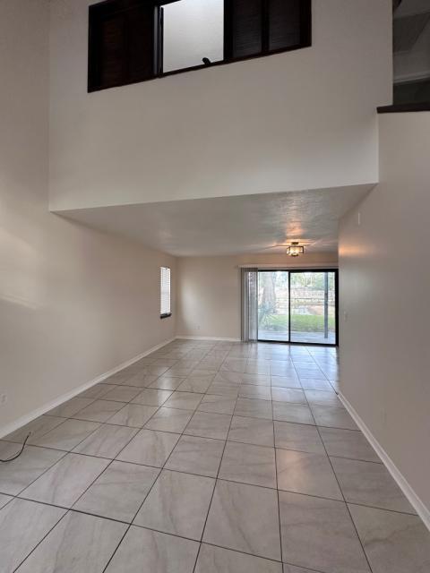 Building Photo - 3 bedroom in Jacksonville FL 32277