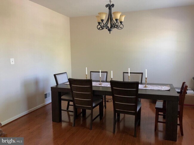 Building Photo - 44032 Delphinium Dr
