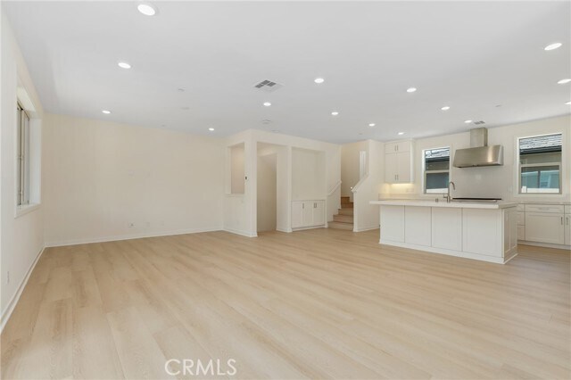 Building Photo - 306 Chorus