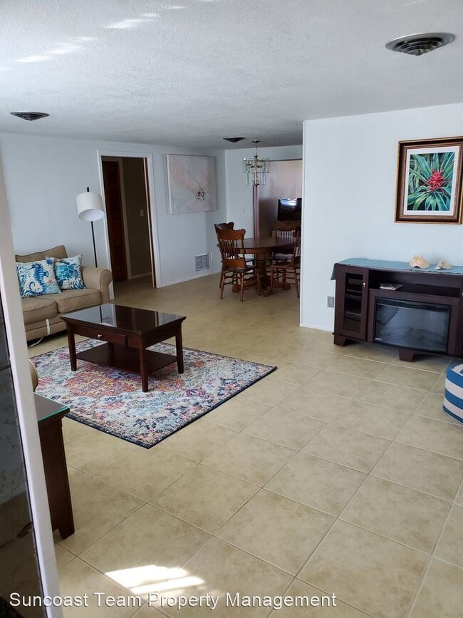 Building Photo - 3 br, 2 bath House - 520 Spruce St. ACH -