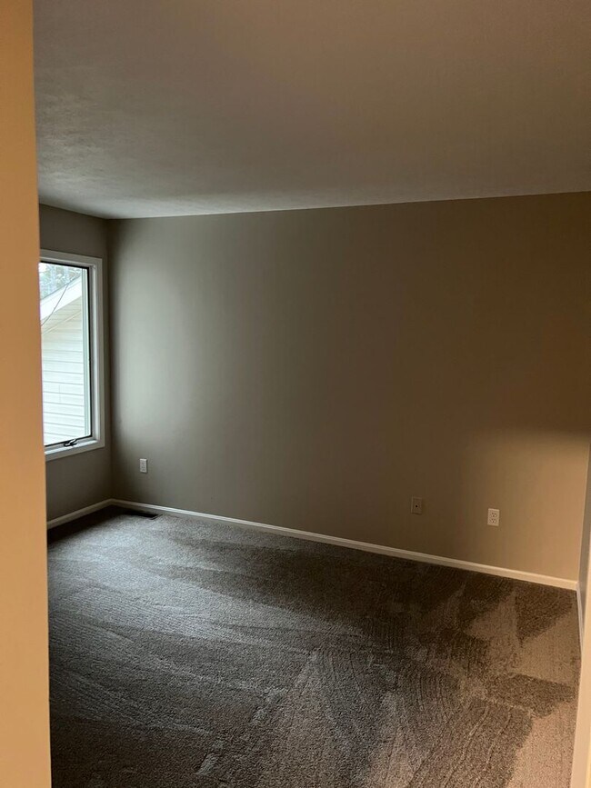 Foto del edificio - Remodeled 3 Bedroom 2 Bath Condo