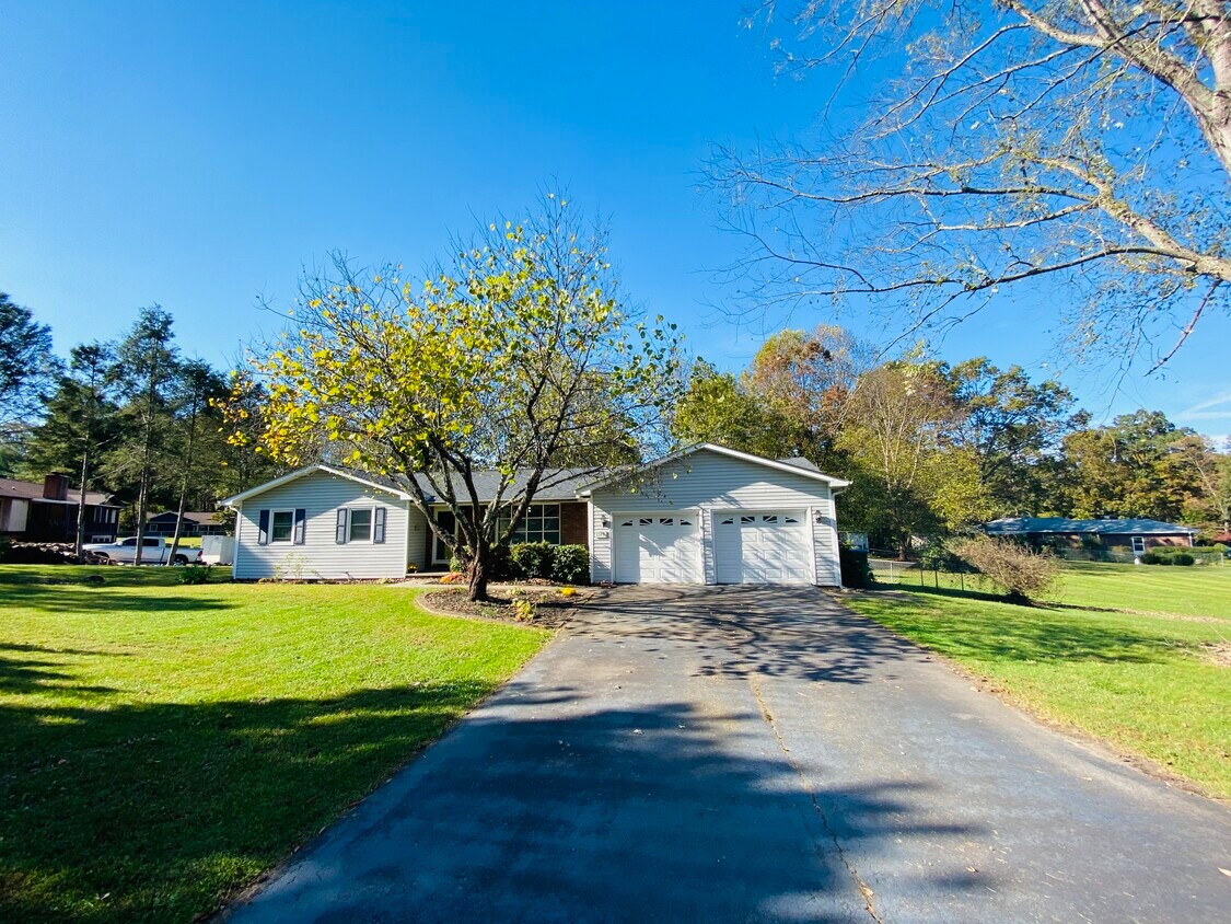 Primary Photo - 307 Melissa Way