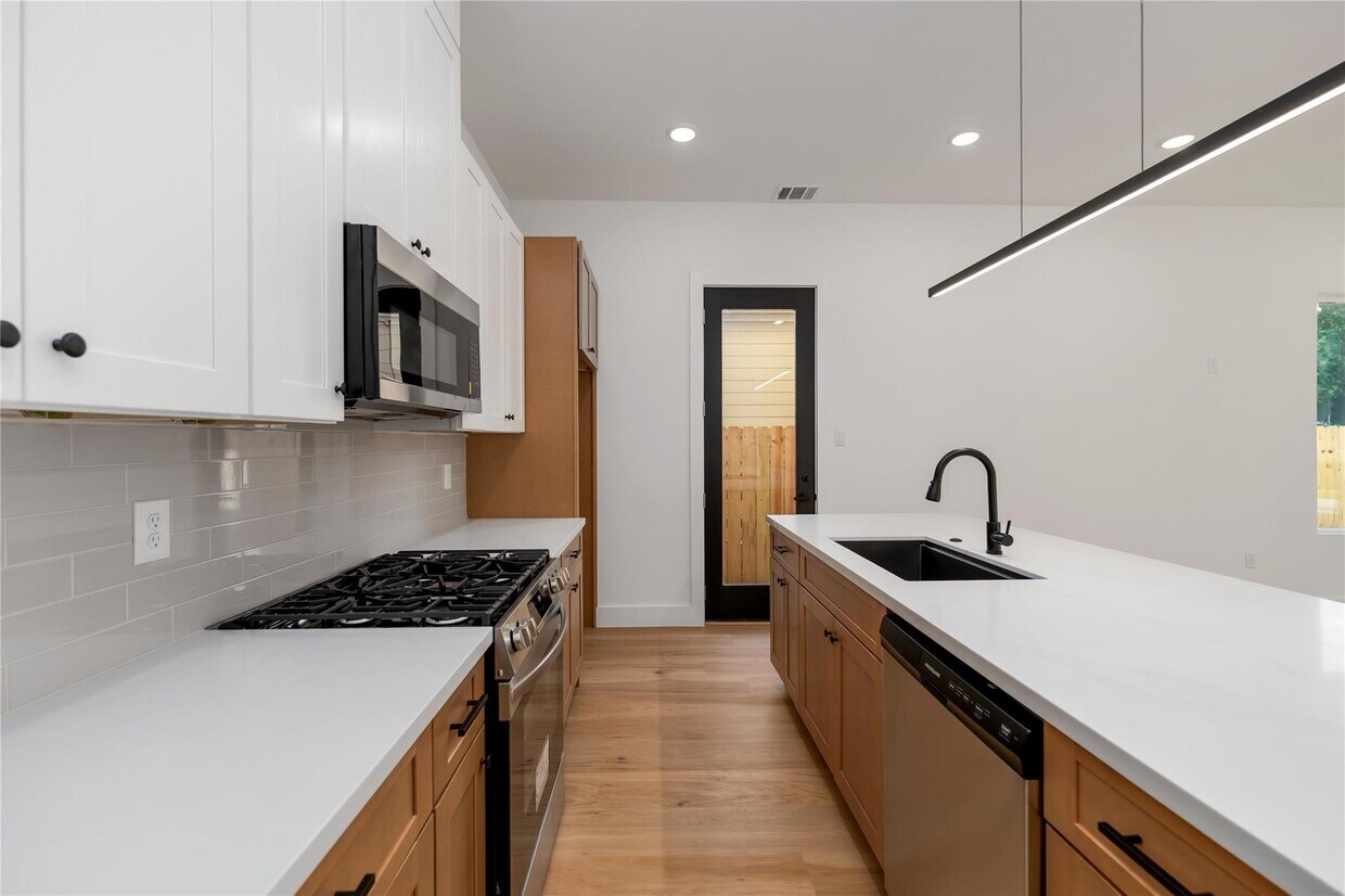 Building Photo - 4353 Aledo St