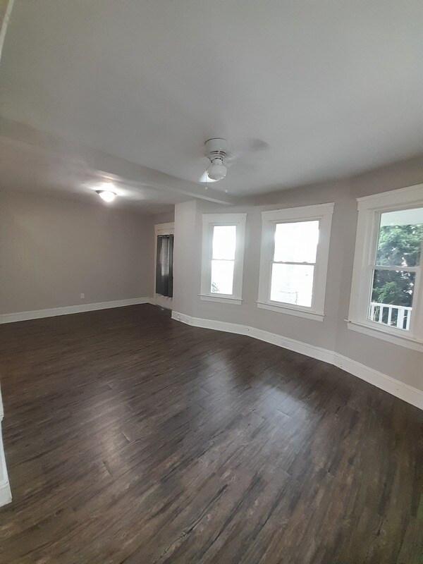 Building Photo - 3518 Poe Ave