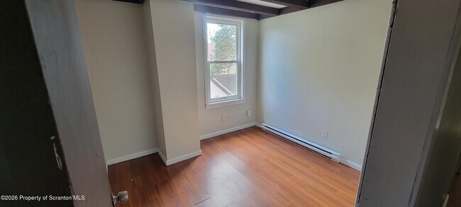 Foto del edificio - 1409 Monsey Ave
