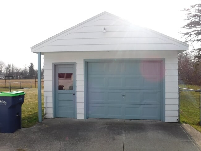 Foto del edificio - 304 E Gary St