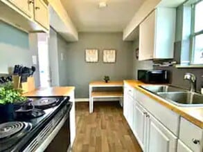 Building Photo - 1802-1808-1808 Morgan Ave