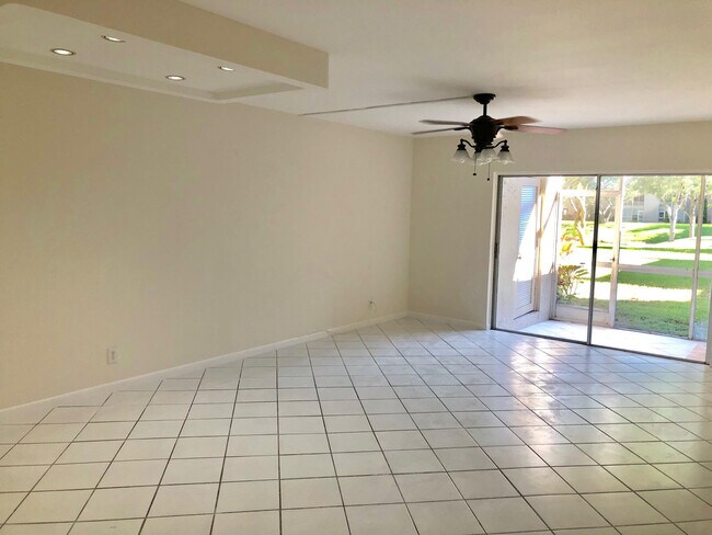 Foto del edificio - 2900 Fiore Way