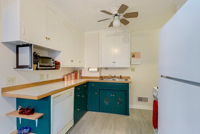 Foto del edificio - 5129 Bloomington Ave