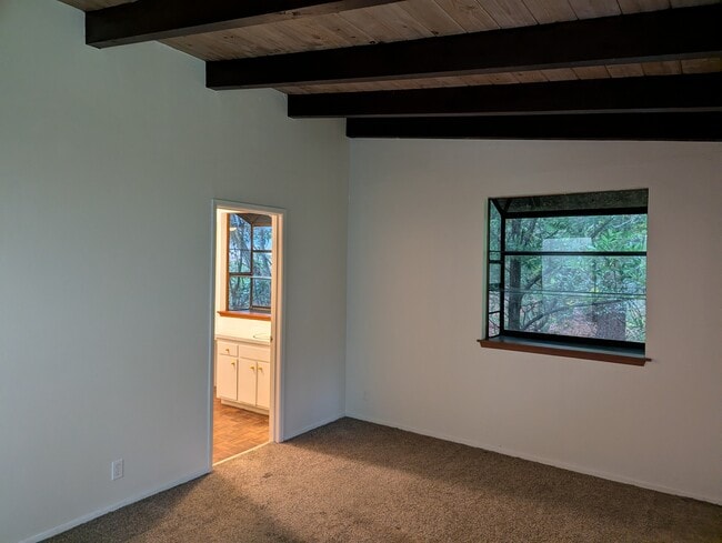 Building Photo - 26 Chico Ct