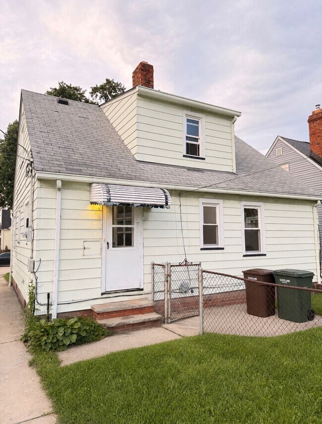 Foto del edificio - 5503 Allanwood Rd