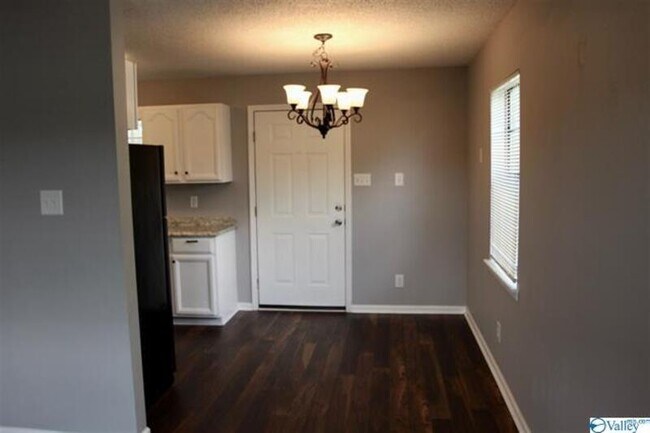 Foto del edificio - 2702 Wilson Dr NW