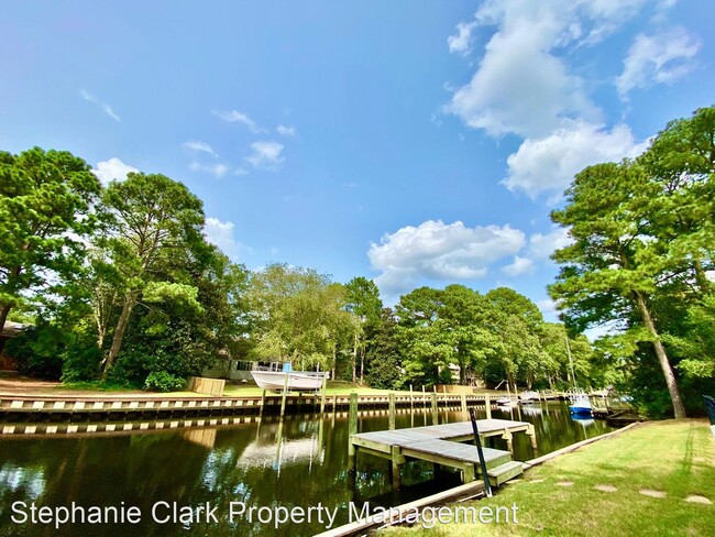 Building Photo - 4 br, 2.5 bath House - 484 Goodspeed Road