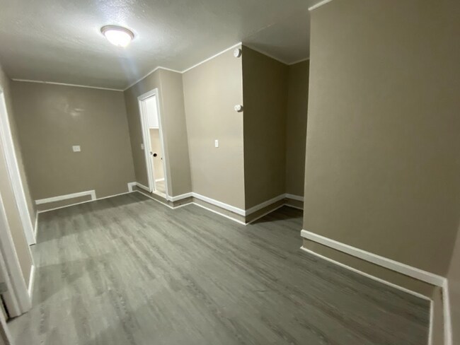 Foto del edificio - Charming 5 Bedroom Rent to Own Home!!