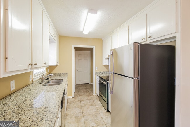 Building Photo - 3338 Mansfield Ln