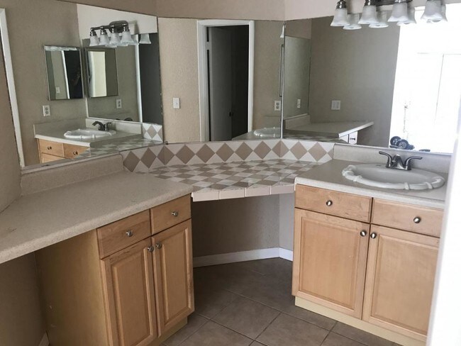 Building Photo - 4351 Aqua Vista Dr.