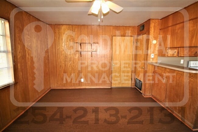 Building Photo - 803 Pecan Cir
