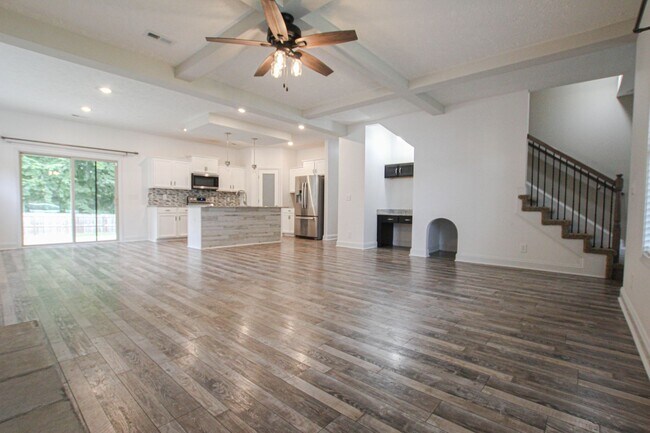 Foto del edificio - Pet Friendly Four Bedroom!