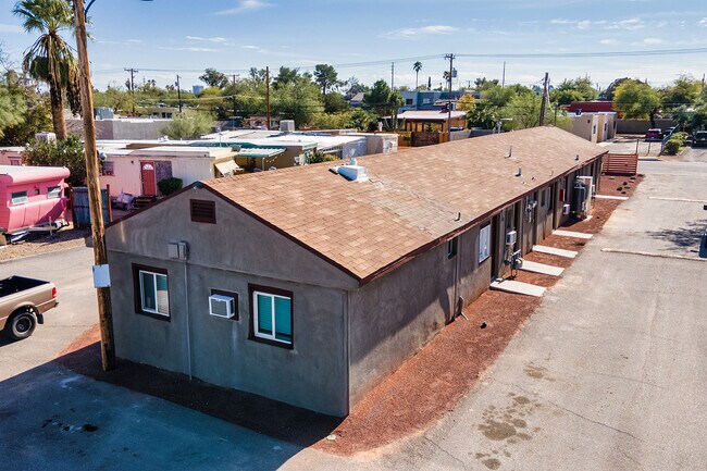 Building Photo - 4141 E Lee St