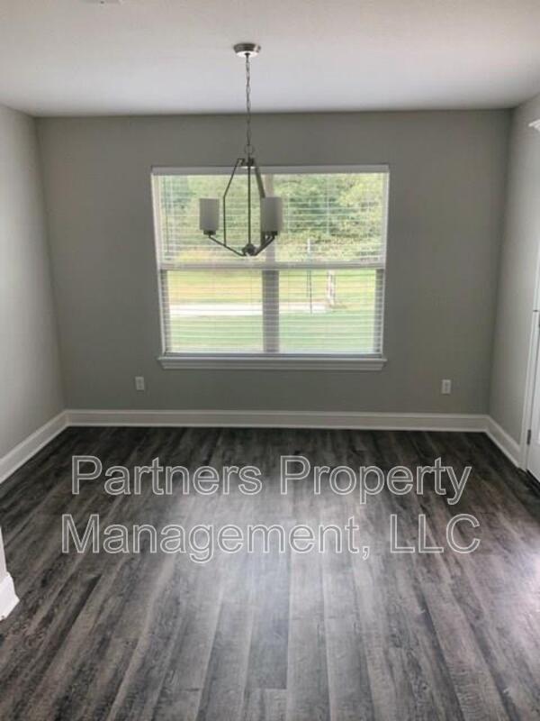 Photo - 1521 N Dawes St House