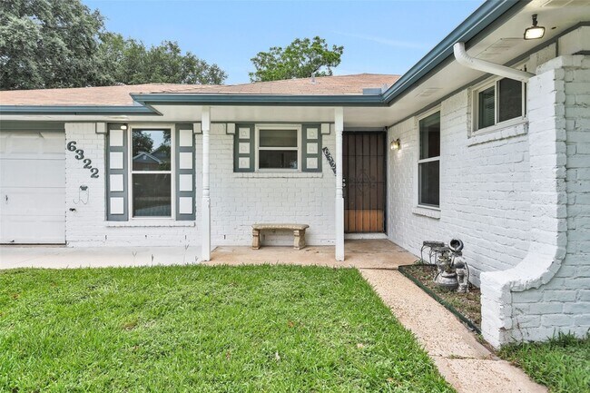 Foto del edificio - 6322 King Post Dr