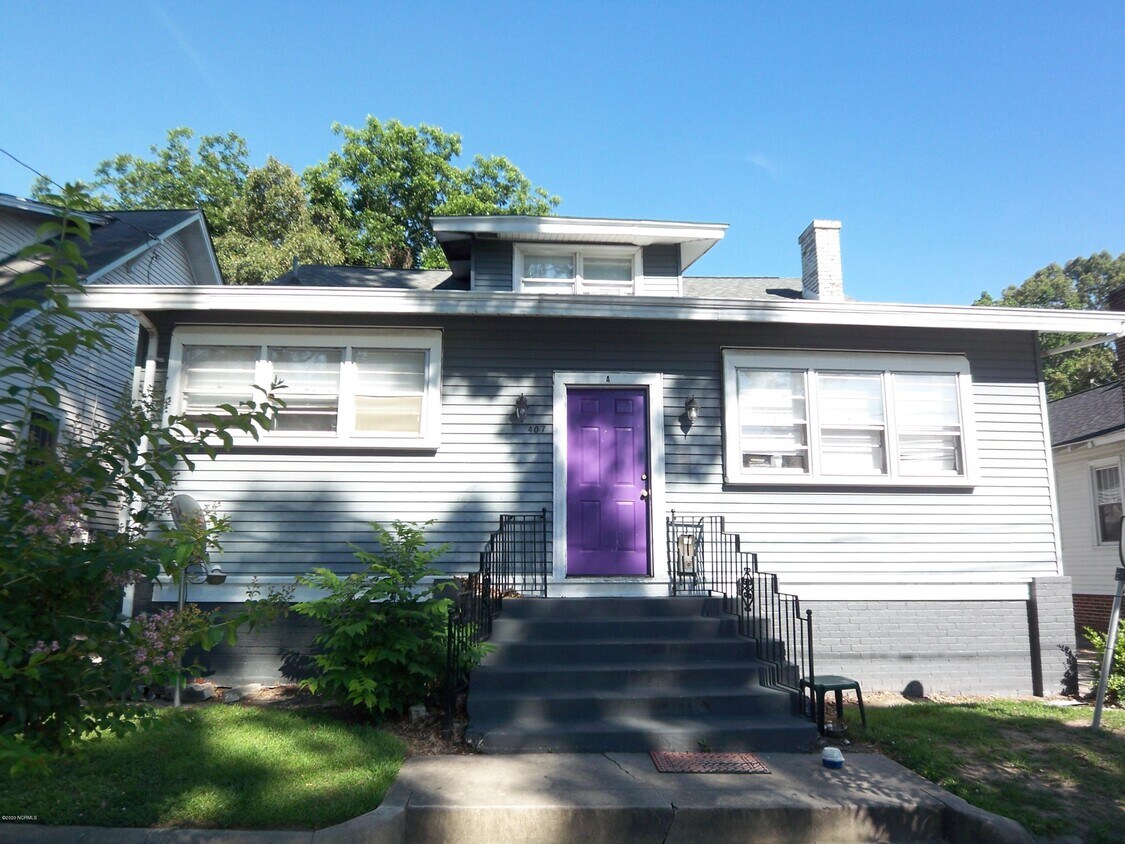 407 S Holly St Unit A, Greenville, NC 27858 Apartment for Rent in