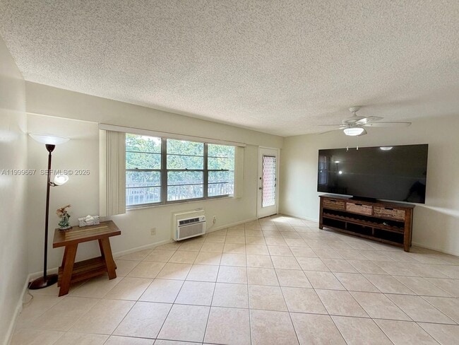 Foto del edificio - 13300 SW 1st St