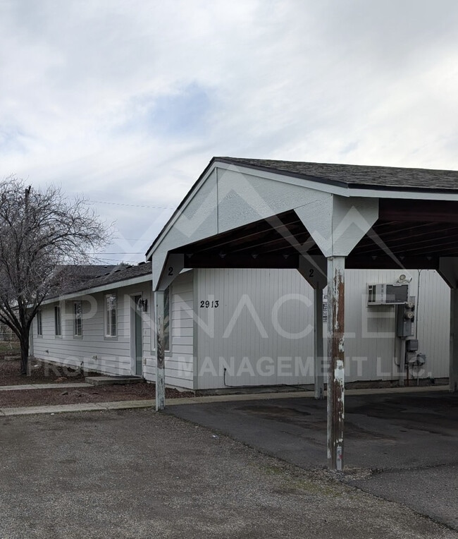 Building Photo - Castlevale Apartments