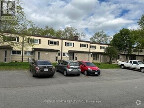 Building Photo - 428 Bangs St