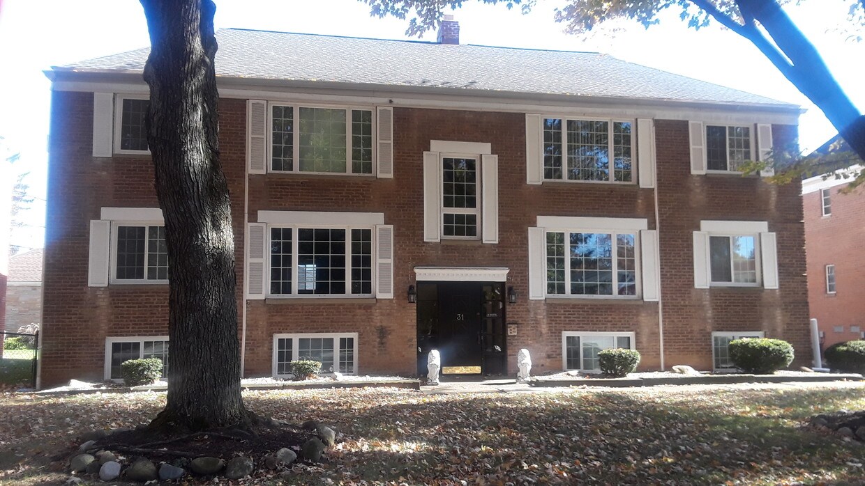 Primary Photo - 25 N Pershing Ave