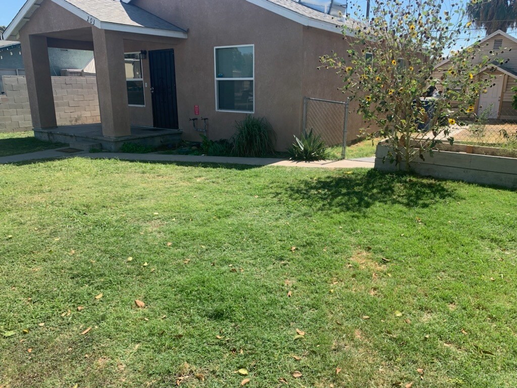 203 Ferguson Ave Bakersfield, CA 93308 Alquileres en Bakersfield, CA