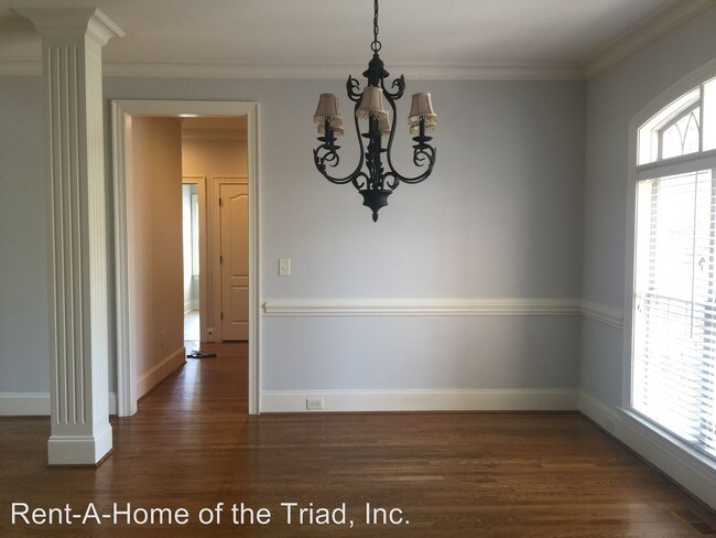 Building Photo - 1409 Lennox Woods Dr