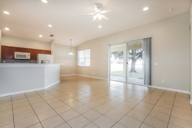 Foto del edificio - 11317 Laurel Brook Ct