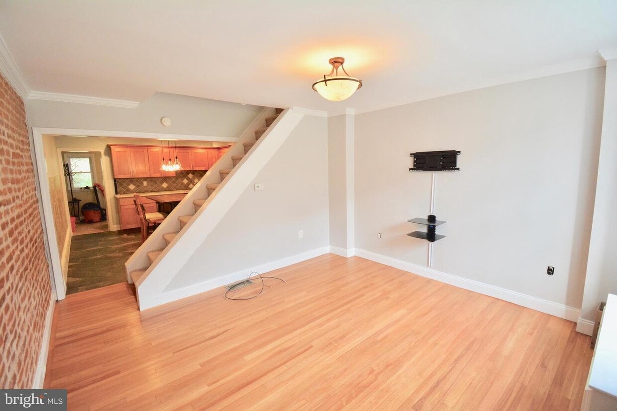Primary Photo - 408 Delmar St