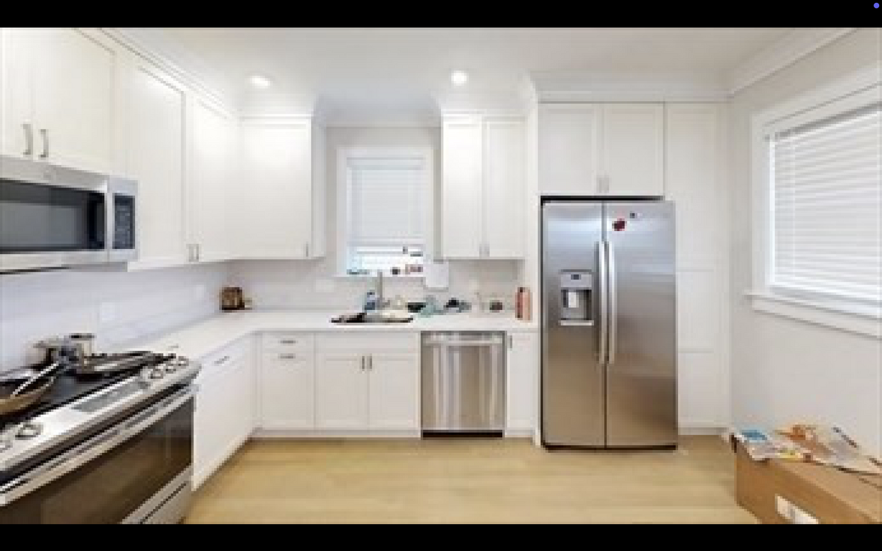 Primary Photo - 9 Rossmore Rd