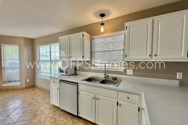 Building Photo - 2837 Atoka Trail