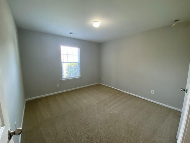 Building Photo - 505 Harmony Way