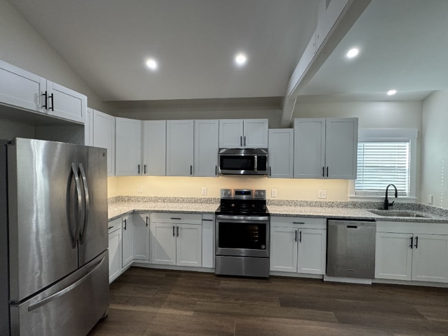 Foto del edificio - 630 Graham St