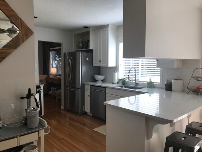 Foto del edificio - 828 Maple St