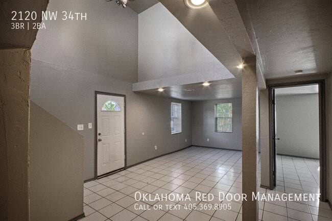 Building Photo - 2120 NW 34th St