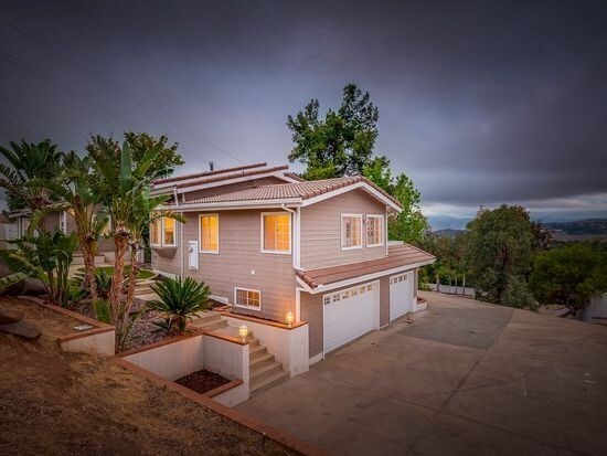 Building Photo - 1208 Little Oaks Ln