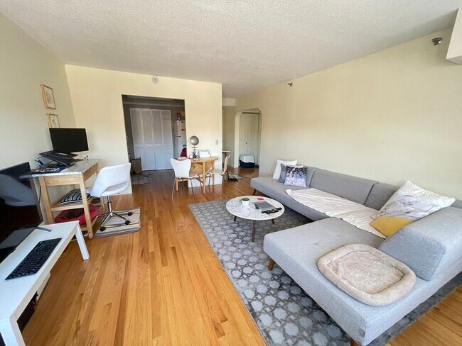 Foto del edificio - 1726 Beacon St