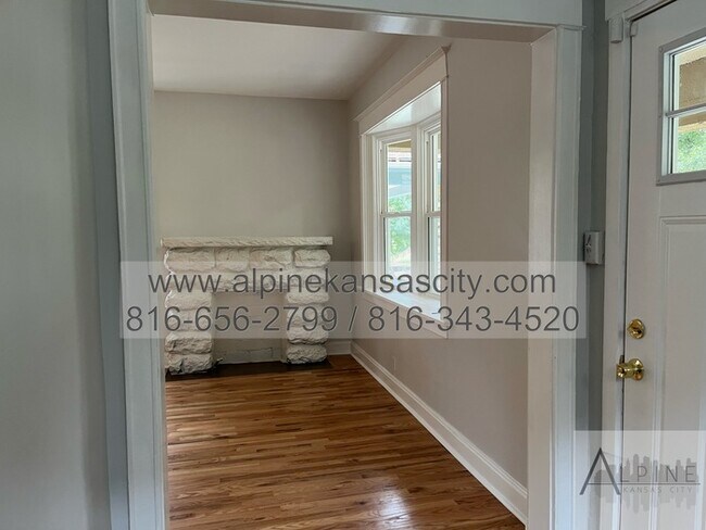 Foto del edificio - Huge Bonus Room, Vouchers Accepted