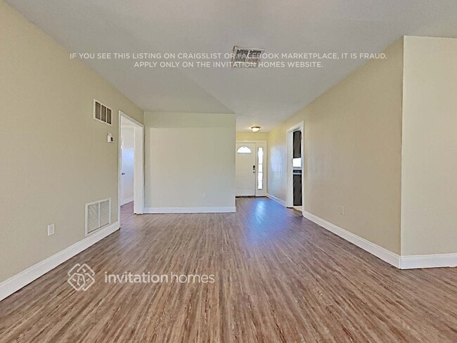 Foto del edificio - 324 Lake Fair Ln