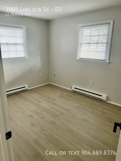 Foto del edificio - 1005 Lincoln St-D2